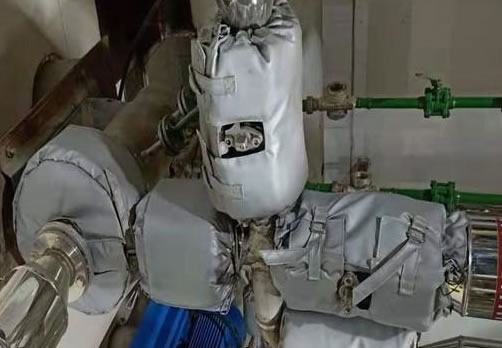 高溫管道<a href=http://www.kafl.cn/e/tags/?tagname=%E4%BF%9D%E6%B8%A9%E9%9A%94%E7%83%AD target=_blank class=infotextkey>保溫隔熱</a>衣